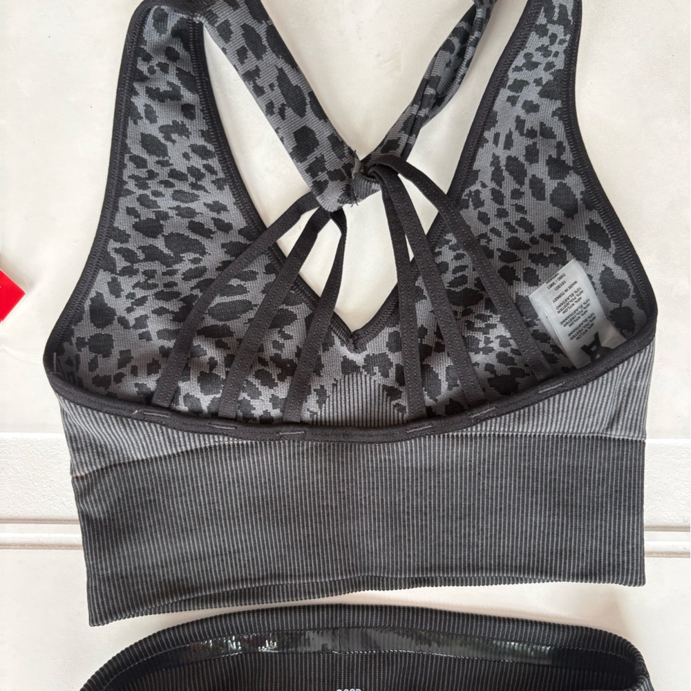 Good American Legging & Sports Bra Set Gray - Picture 6 of 7